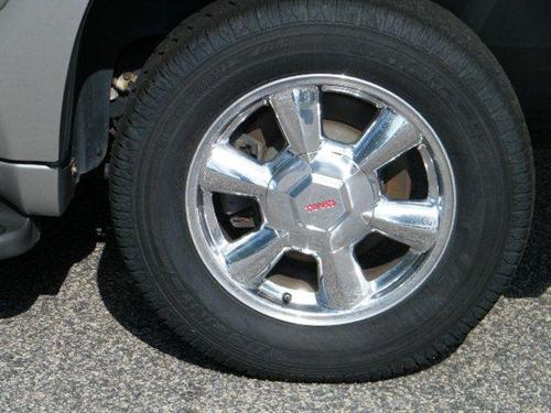 GMC Envoy 2004 photo 2