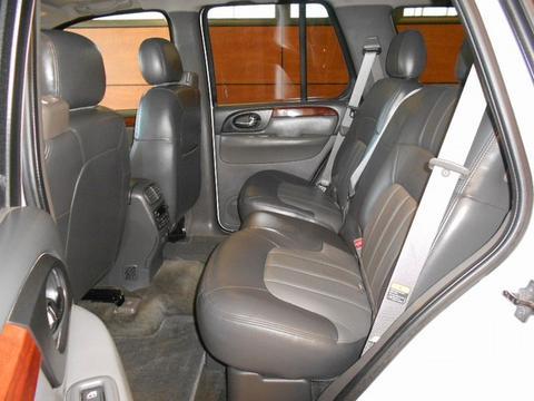 GMC Envoy 2004 photo 2