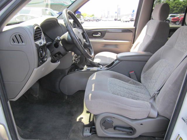 GMC Envoy 2004 photo 1