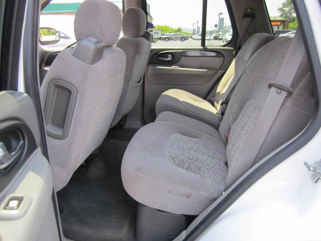 GMC Envoy 2004 photo 4