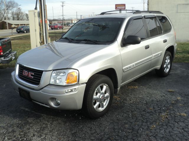 GMC Envoy 2004 photo 1