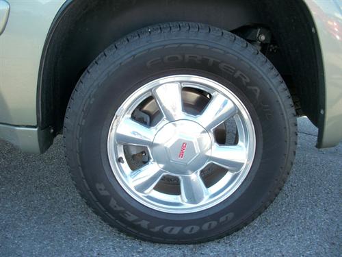 GMC Envoy 2004 photo 1