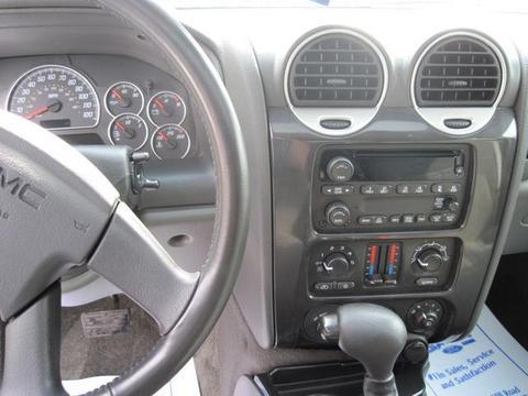 GMC Envoy 2004 photo 4