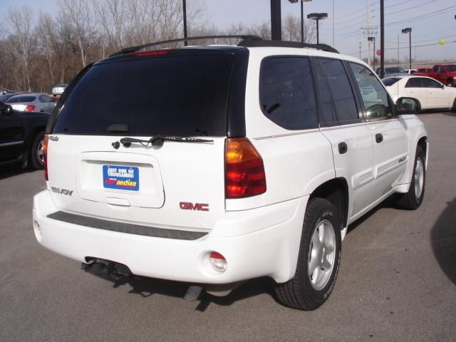 GMC Envoy 2004 photo 1