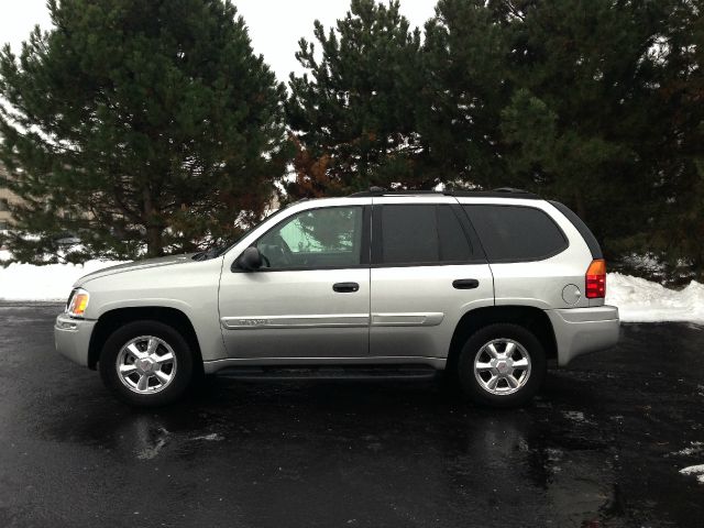 GMC Envoy 2004 photo 1
