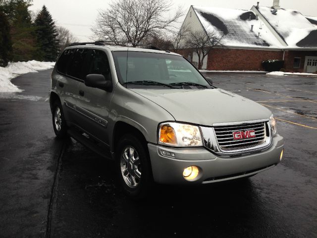 GMC Envoy 2004 photo 3