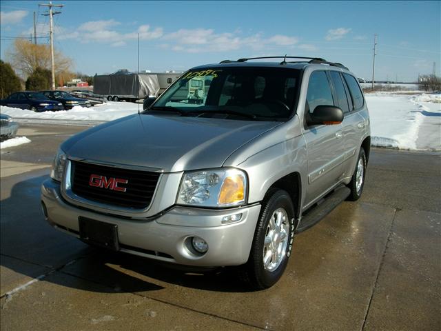 GMC Envoy 2004 photo 1