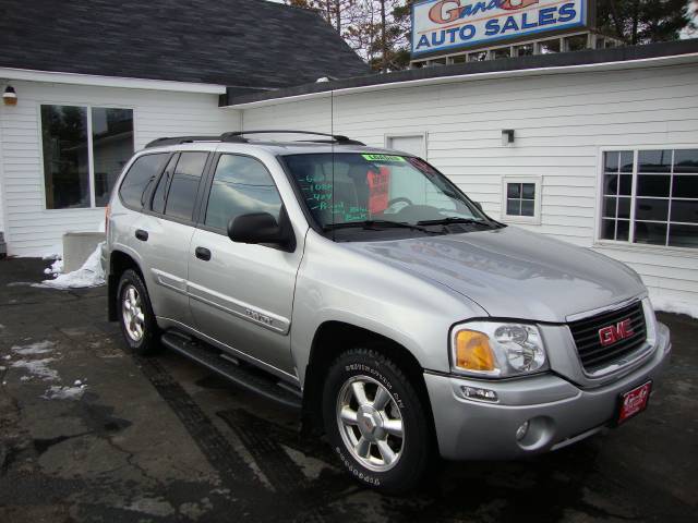 GMC Envoy 2004 photo 1