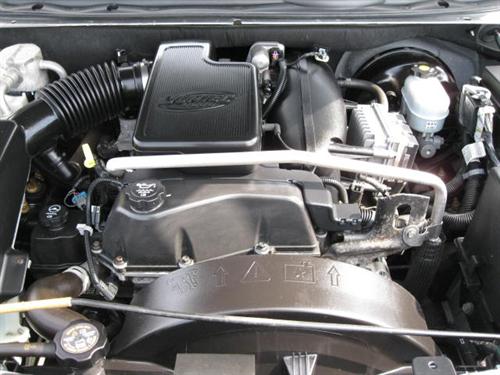 GMC Envoy 2004 photo 2