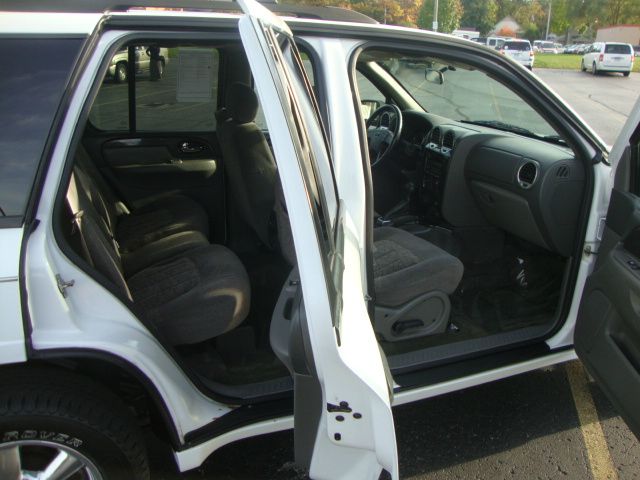 GMC Envoy 2004 photo 1