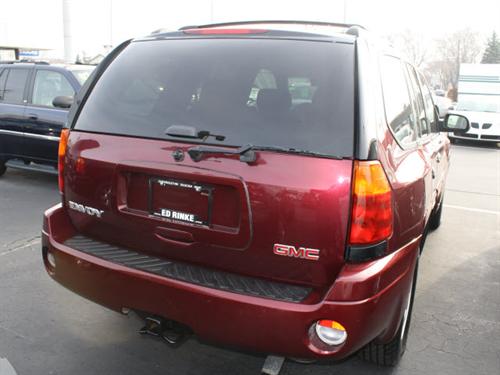 GMC Envoy 2004 photo 2