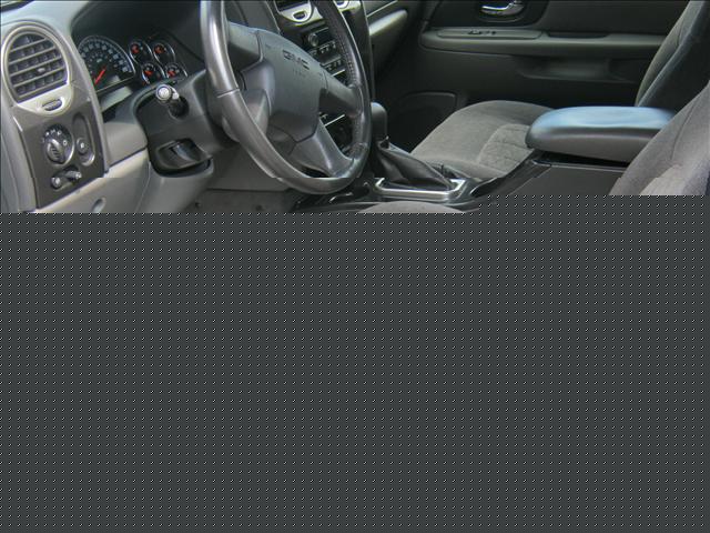 GMC Envoy 2004 photo 4