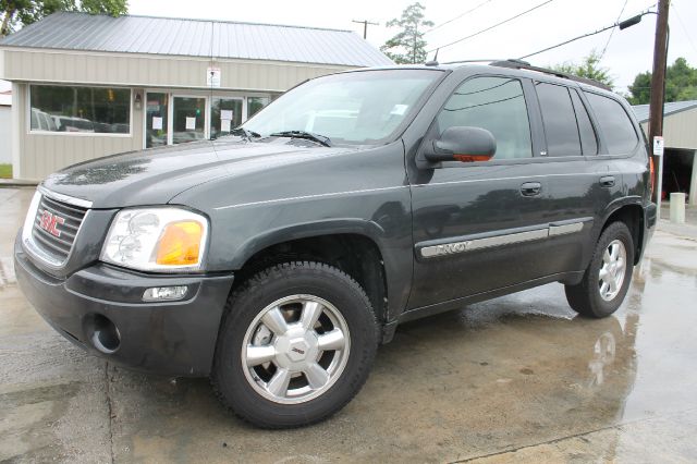 GMC Envoy 2004 photo 2
