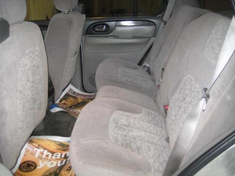 GMC Envoy 2004 photo 2