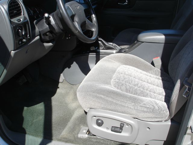 GMC Envoy 2004 photo 4