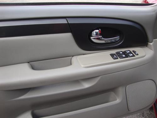 GMC Envoy 2004 photo 3