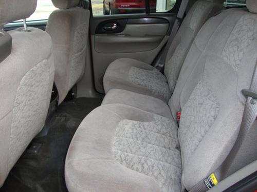 GMC Envoy 2004 photo 2