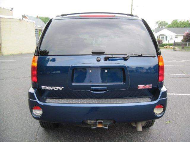 GMC Envoy 2004 photo 5