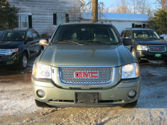GMC Envoy 2004 photo 1