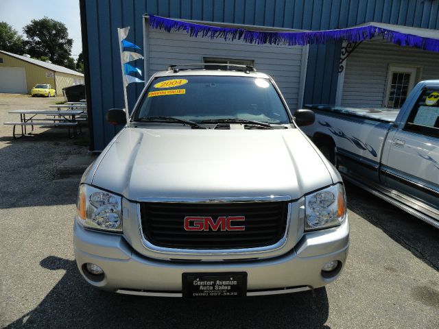 GMC Envoy 2004 photo 2