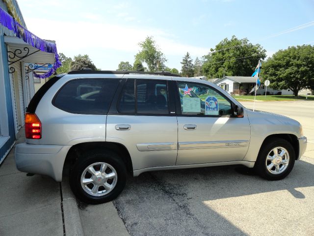 GMC Envoy 2004 photo 3