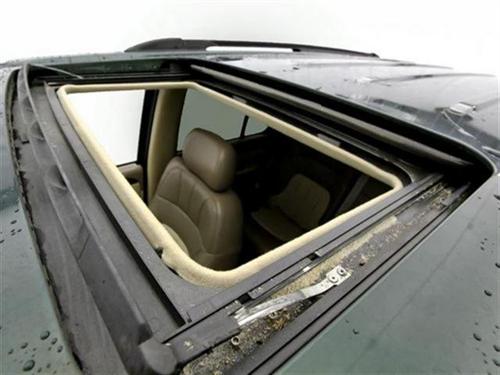 GMC Envoy 2004 photo 1