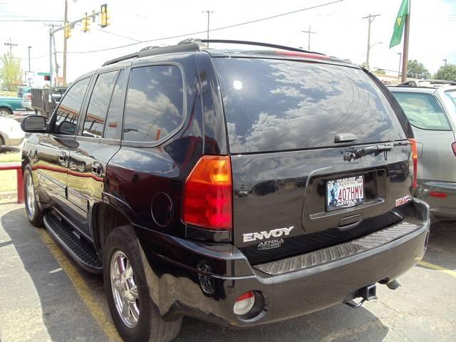 GMC Envoy 2004 photo 4