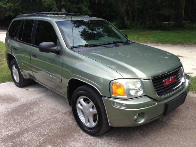 GMC Envoy 2004 photo 1