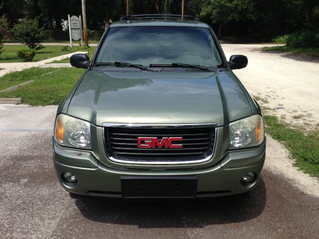 GMC Envoy 2004 photo 2