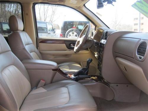 GMC Envoy 2004 photo 2