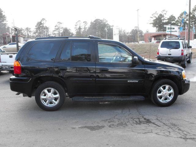 GMC Envoy 2004 photo 1