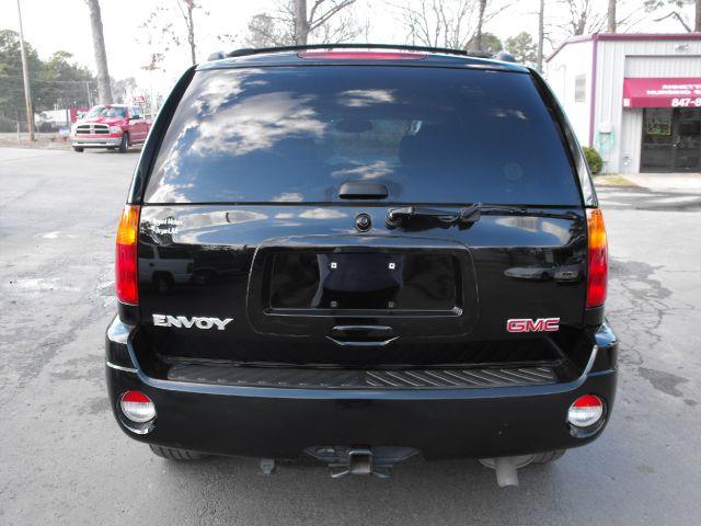 GMC Envoy 2004 photo 3