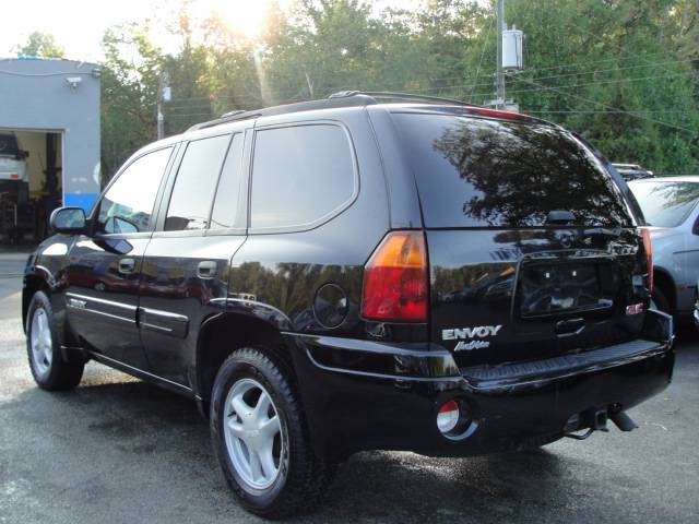GMC Envoy 2004 photo 5
