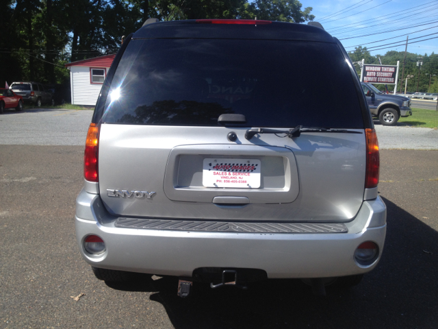 GMC Envoy 2004 photo 1