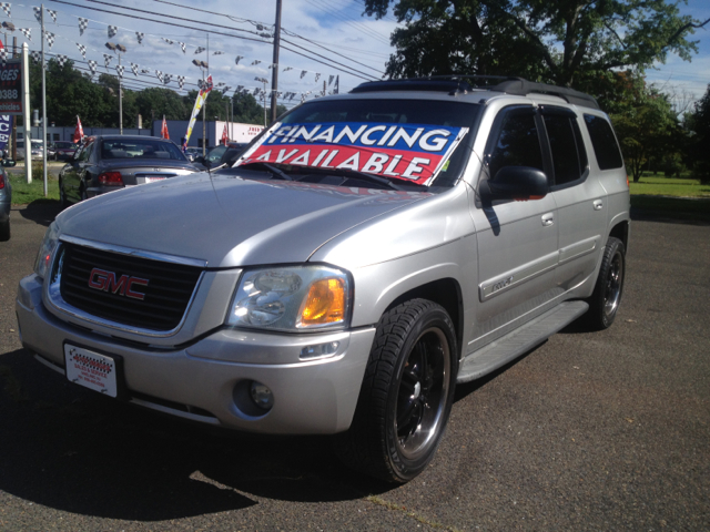 GMC Envoy 2004 photo 2