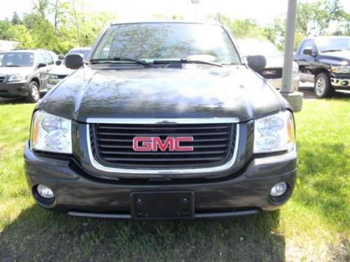 GMC Envoy 2004 photo 2