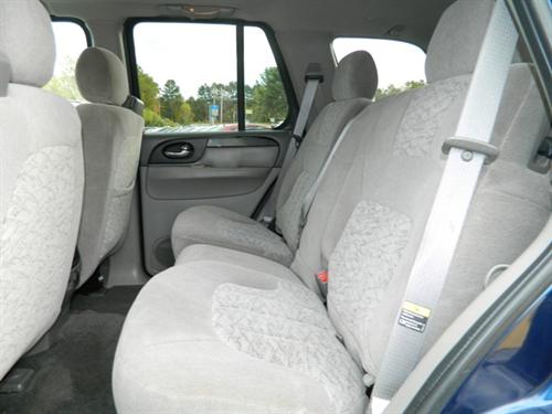 GMC Envoy 2004 photo 2