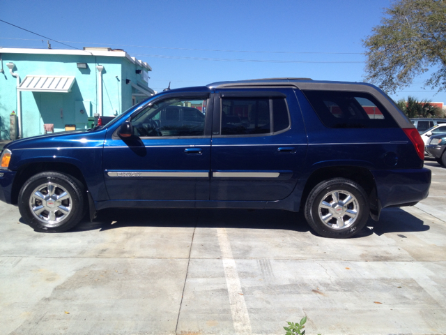 GMC Envoy 2004 photo 3