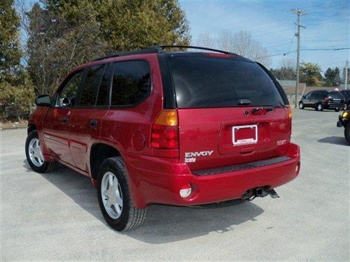 GMC Envoy 2004 photo 1