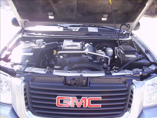 GMC Envoy 2004 photo 3