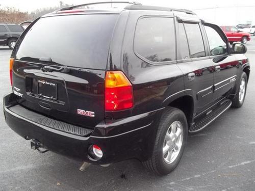 GMC Envoy 2004 photo 2