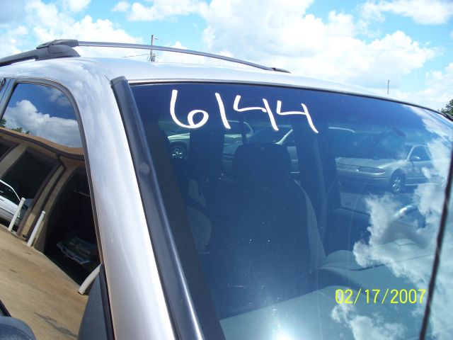 GMC Envoy 2004 photo 3