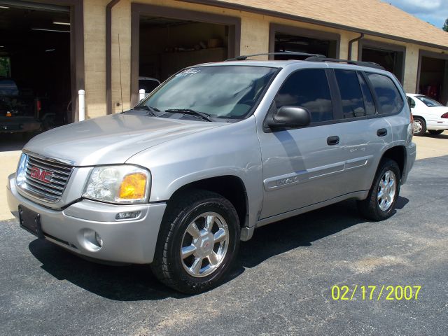 GMC Envoy 2004 photo 4