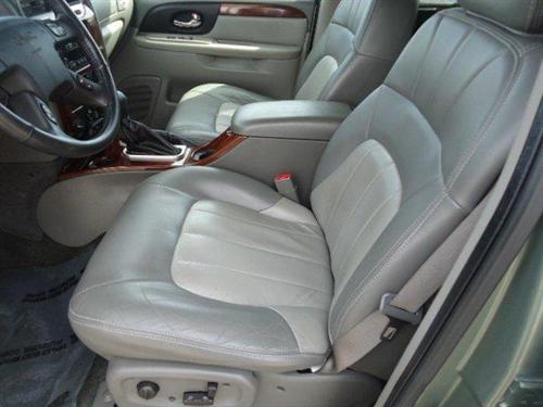 GMC Envoy 2004 photo 2