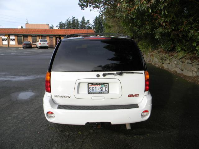 GMC Envoy 2004 photo 3