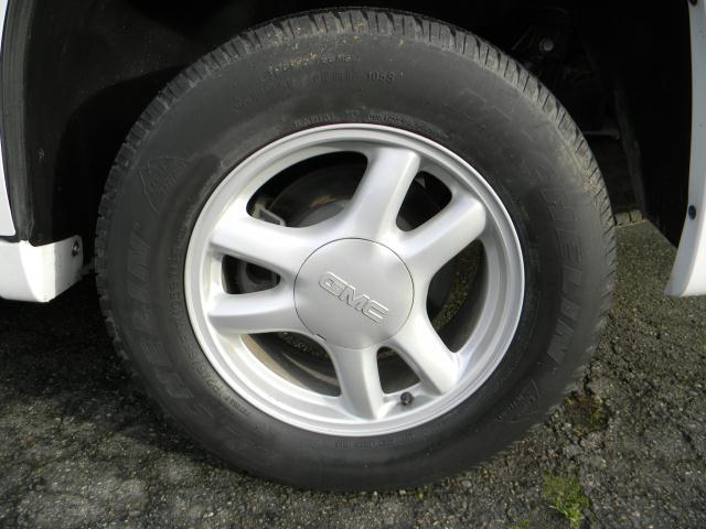 GMC Envoy 2004 photo 4