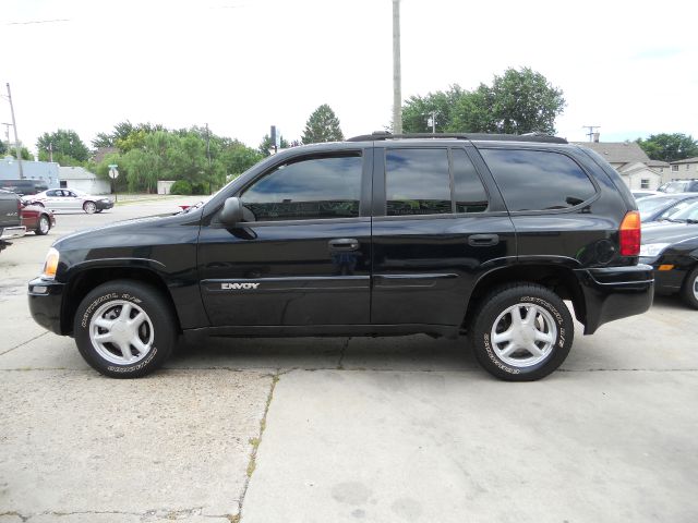 GMC Envoy 2004 photo 1