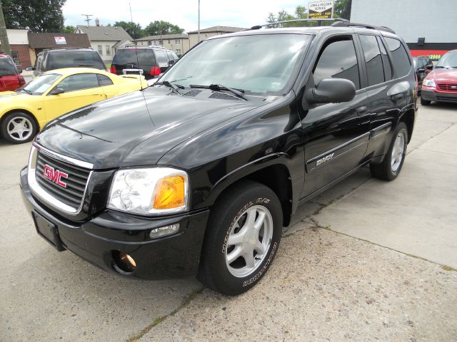 GMC Envoy 2004 photo 2