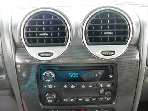 GMC Envoy 2004 photo 2