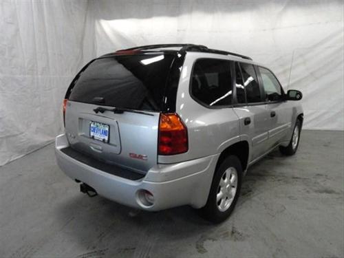 GMC Envoy 2004 photo 2
